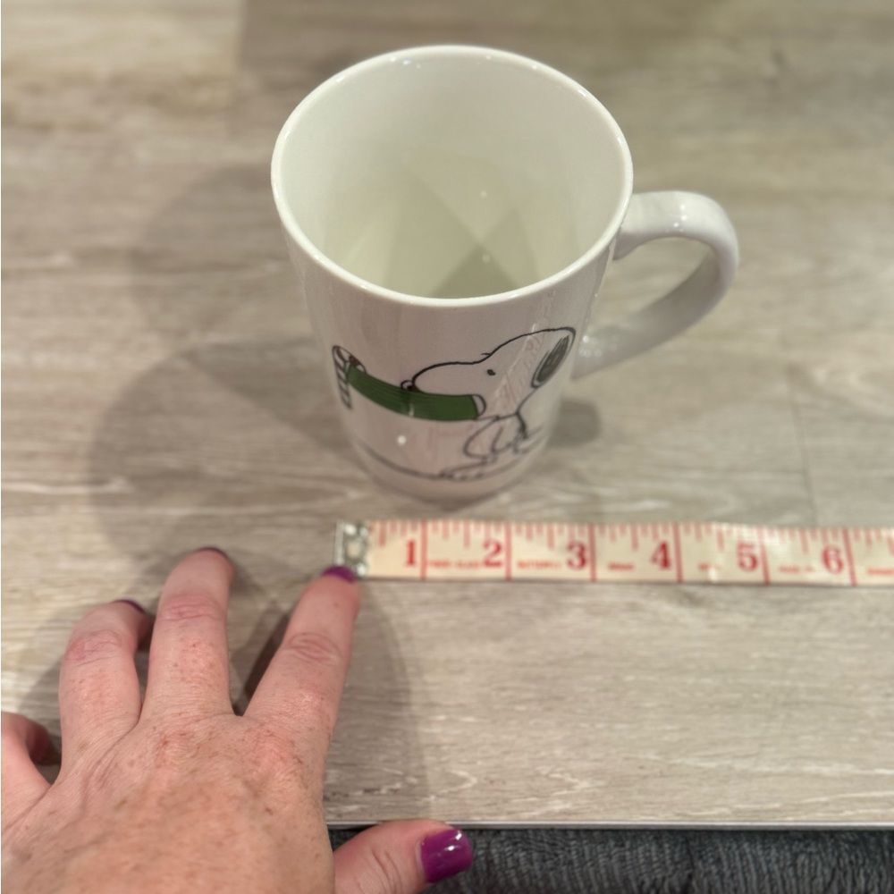 2019 Peanuts Snoopy Christmas Stoneware Mug - Picture 7 of 9